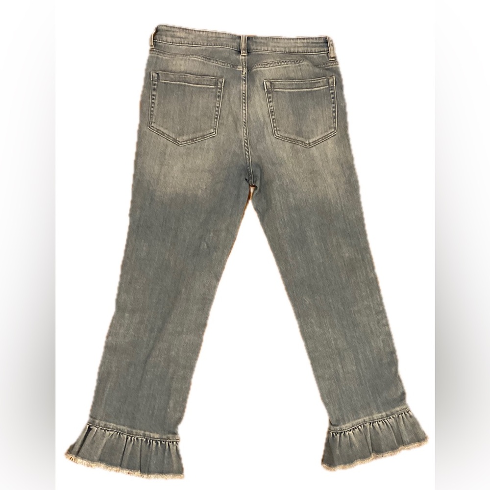 CeCe Cropped Jeans with Ruffle Hem